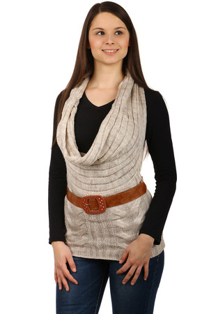 Dámská pletená vesta bez zapínání,s hlubokým výstřihem,doplněna koženkovým páskem. Materiál: 70% akryl, 30%