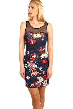 Mini šaty s květinovým potiskem a průsvitnou vrchní částí. Materiál: 94% polyester, 6% elastan. Dovoz: Itálie