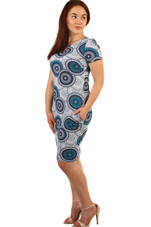 Vzorované dámské šaty s krátkým rukávem. Až do velikosti 48, vhodné i pro plnoštíhlé. Materiál: 90% bavlna, 10%