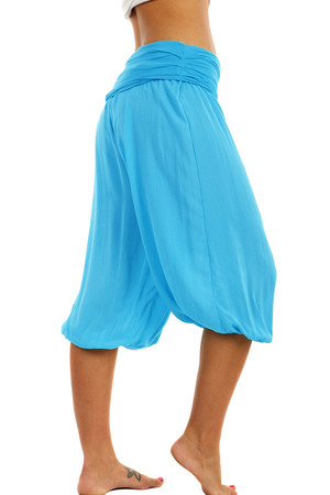 Jednobarevné 3/4 harémové kalhoty pro volný čas v různých pastelových barvách. splývavá tkanina volného střihu,