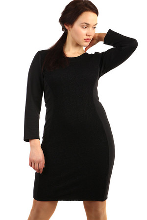 Černé šaty s krajkou a dlouhým rukávem. Vhodné pro plnoštíhlé postavy, k dispozici až do velikosti 54. Materiál: