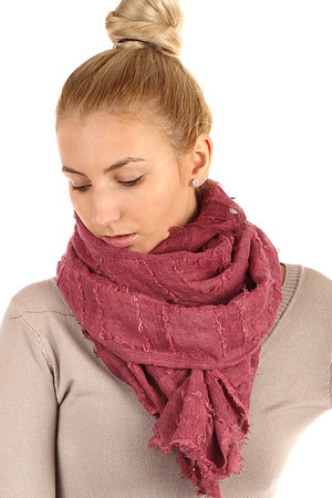 Jednobarevný čtvercový šátek. Velký výběr barev. Materiál: 80% viskóza, 20% bavlna.