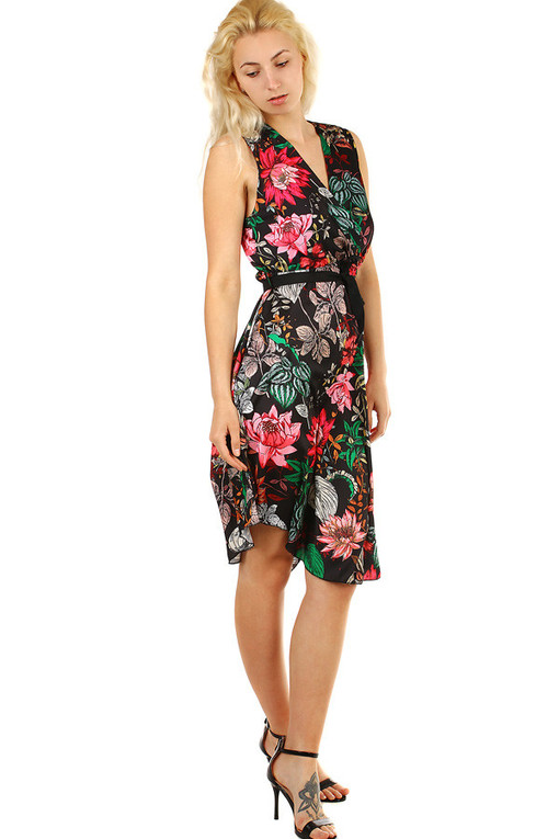 Letní dámské šaty s květinovým vzorem