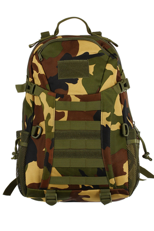 Praktický batoh v army stylu jeden hlavní oddíl se zapínáním na zip možnost zmenšení nebo zvětšení díky