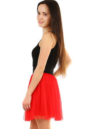 Krátká dámská tylová sukně jednobarevná bez zapínání v pase pružná černá guma tylová vrstva a spodnice z