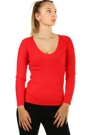 Příjemný dámský svetr s dlouhým rukávem. jednobarevná pletenina střední délka bez zapínání dekolt do tvaru