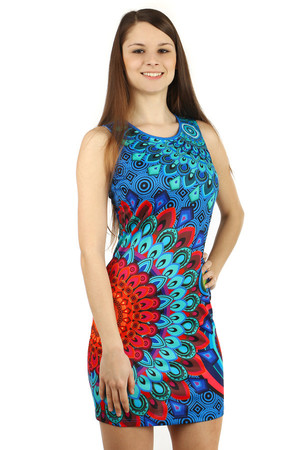 Krásné šaty s orientálním vzorem. Šaty s korálky a kamínky. Zapínání vzadu na zip. Materiál: 95% polyester, 5%