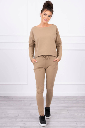 Pohodlná dámská tepláková souprava v minimalistickém designu. jednobarevné provedení mikina a kalhoty volný střih