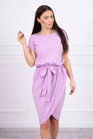 Jednobarevné letní dámské šaty s vysokým podílem bavlny. kulatý výstřih krátký rukáv s ohrnkou pásek na