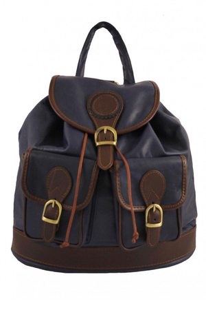 Dámský italský kožený batoh v romantickém dvoubarevném designu. Vhodný jako městský batoh, případně malý