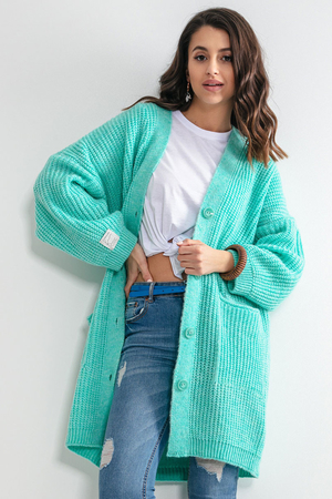 Oversized dámský delší svetr na knoflíky s vlnou volný pohodlný střih výstřih do V zapínání na velké knoflíky
