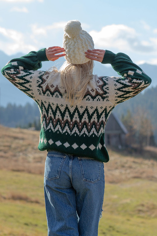 Vlněný svetr s norským motivem