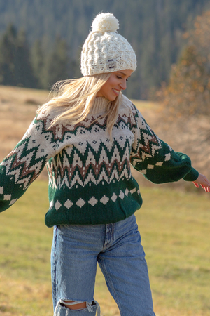 Příjemný hřejivý svetr do pasu norský vzor s pohodlným stojáčkem raglánové rukávy širšího střihu rukávy