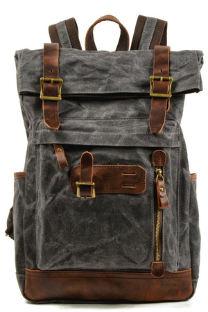 Jednobarevný voděodolný batoh s detaily z kůže v oblíbeném retro stylu bavlněná podšívka dvě vnitřní volně