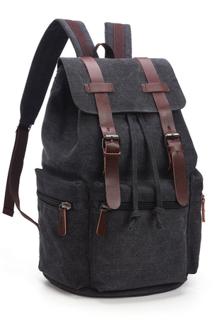 Retro batoh střední velikosti z voděodolného plátna, který vyjádří Váš styl. s podšívkou dvě vnitřní kapsy
