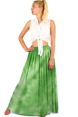 Dámská letní batikovaná dlouhá sukně s ozdobným páskem. Sukně má pružný žebrovaný pas s protaženou gumou a
