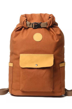 Velký rolovací plátěný voděodolný batoh s koženými detaily nejen pro studenty kompletně vypodšívkovaný