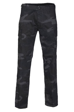 Kalhoty pro muže s tmavým maskáčovým potiskem: zapínají se na knoflíky kryté légou klasický střih BDU (Battle