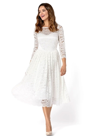 Svatební šaty celokrajkové vypodšívkované saténem kulatý výstřih tříčtvrteční rukávky sukně v délce pod